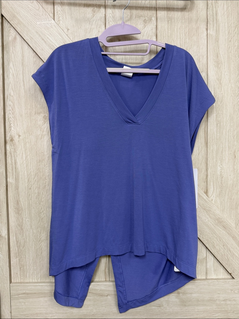 Athleta V-Neck Tunic Top in Periwinkle Blue